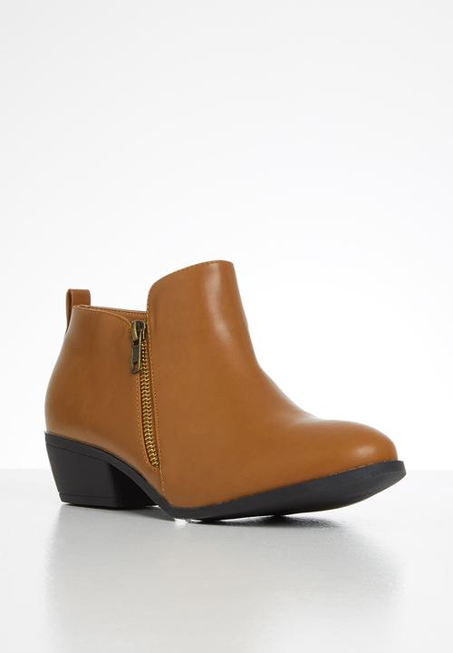 Jada - Western side zip ankle boot - dark tan