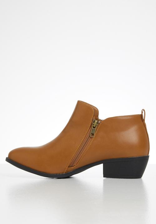 Jada - Western side zip ankle boot - dark tan