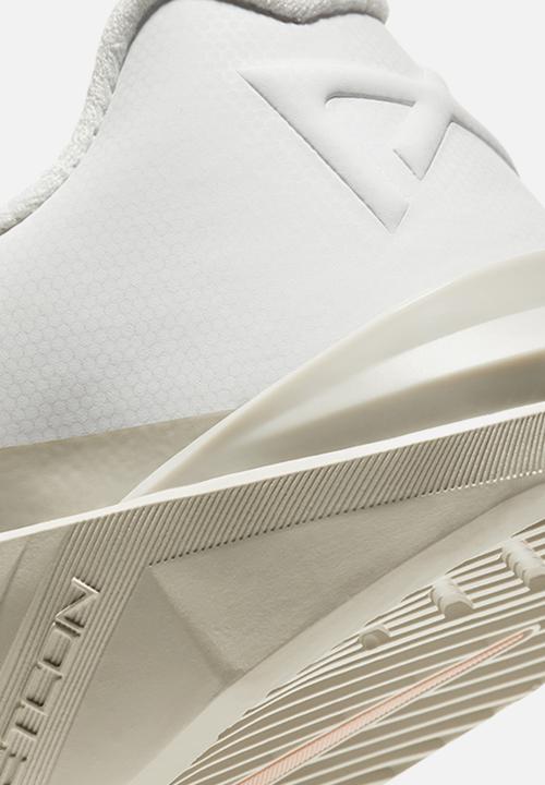 Nike - Wmns  metcon 6 - desert sand/summit white-crimson bliss