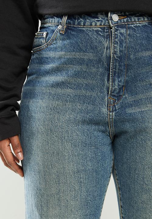 Missguided - Plus distressed turn up hem mom jean - blue