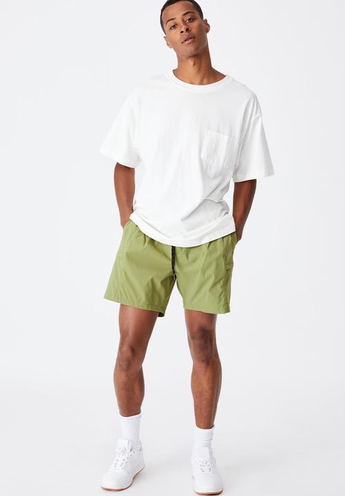 Cotton On - Nylon urban short - grass green