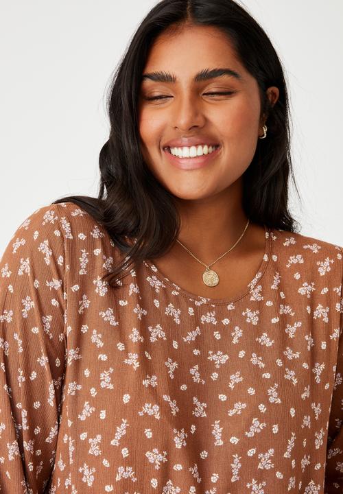 Cotton On - Curve good times babydoll 3/4 sleeve maxi dress - riddle ditsy leaf brown