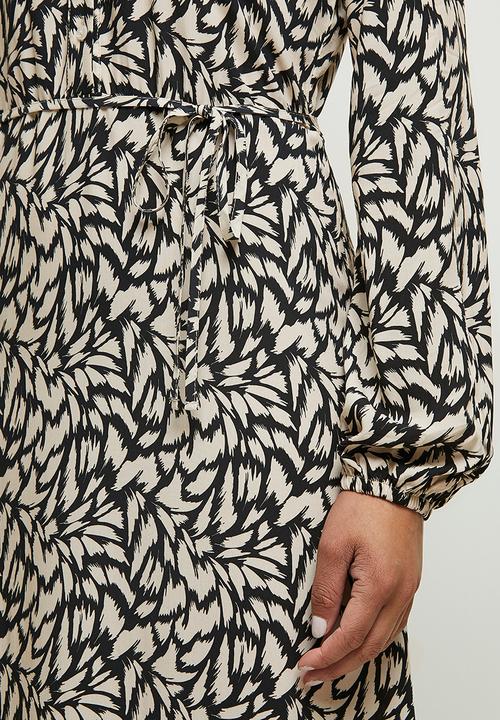 edit - Mandarin waist woven maxi - neutral & black 