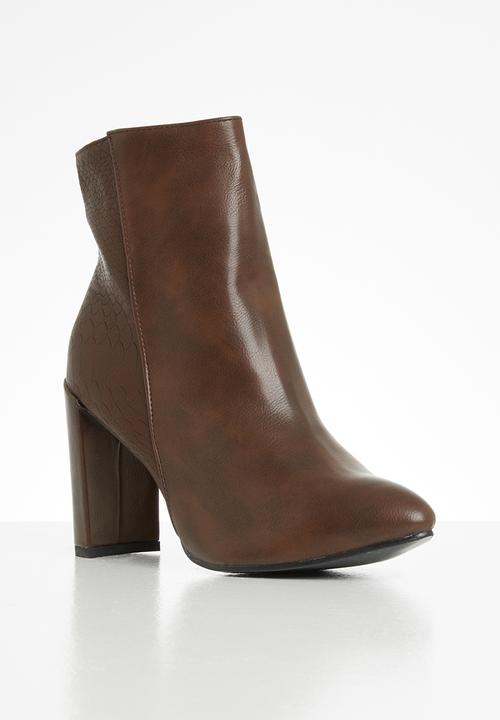Seduction - Snake detail ankle boot - chocolate 