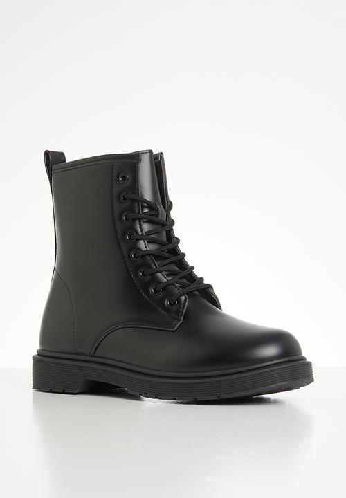 Seduction - Combat lace up boot - black