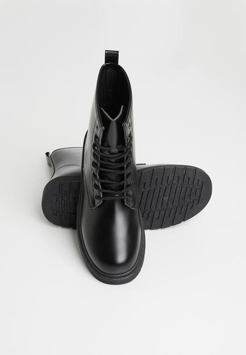 Seduction - Combat lace up boot - black