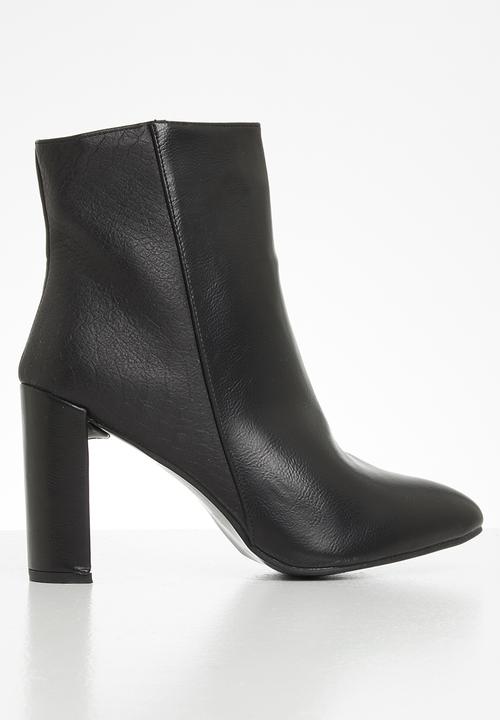 Seduction - Snake detail ankle boot - black