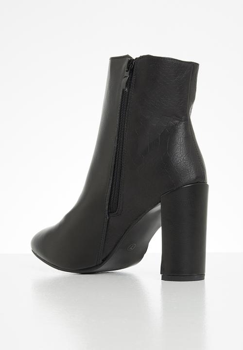Seduction - Snake detail ankle boot - black