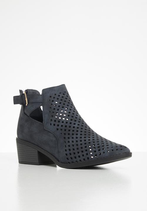 Seduction - Buckle laser cut ankle boot - navy