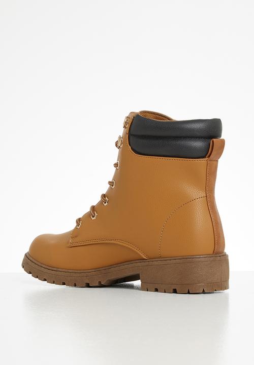 Seduction - Lace up combat boot - honey