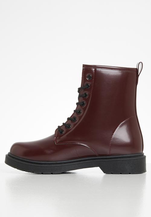 Seduction - Combat lace up boot - burgundy