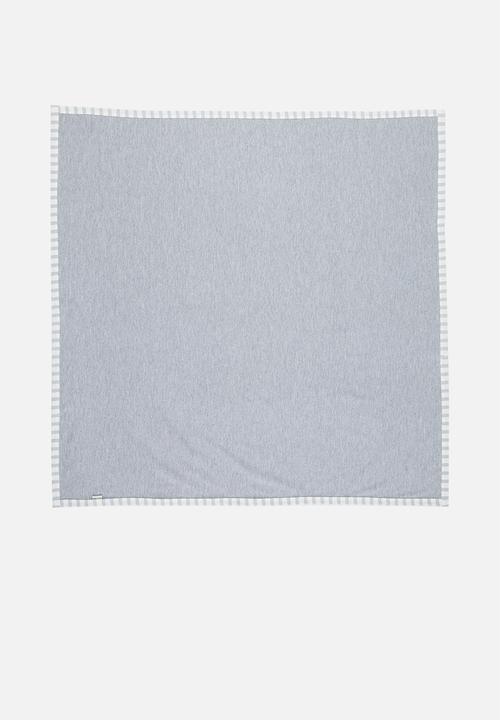 Sticky Fudge - Baby stripe blanket - grey