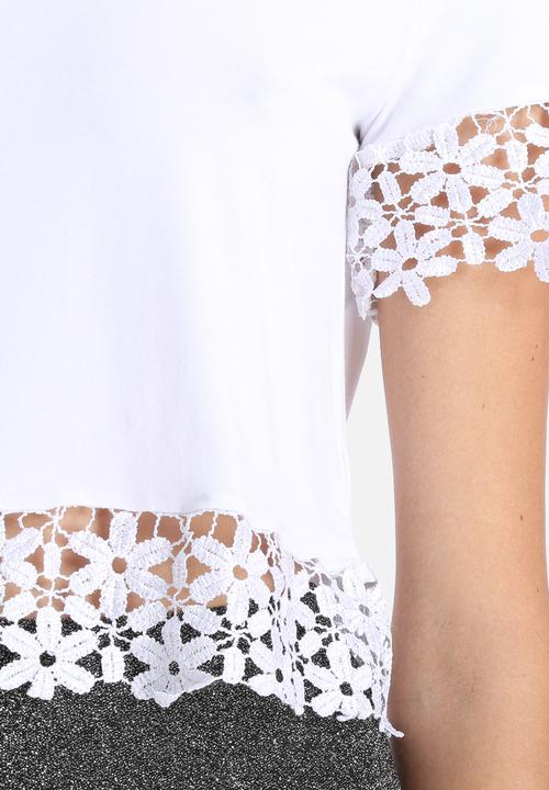 Glamorous - Daisy Crochet Tee
