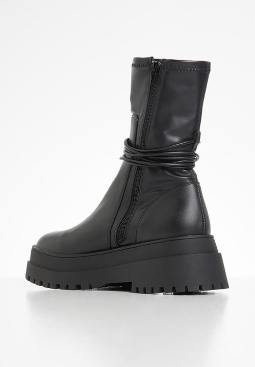 Public Desire - Finale chunky sole ankle wrap boot - black