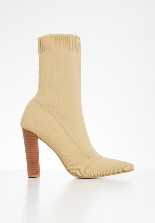 Missguided - Stacked heel knitted pointed toe ankle boot - beige