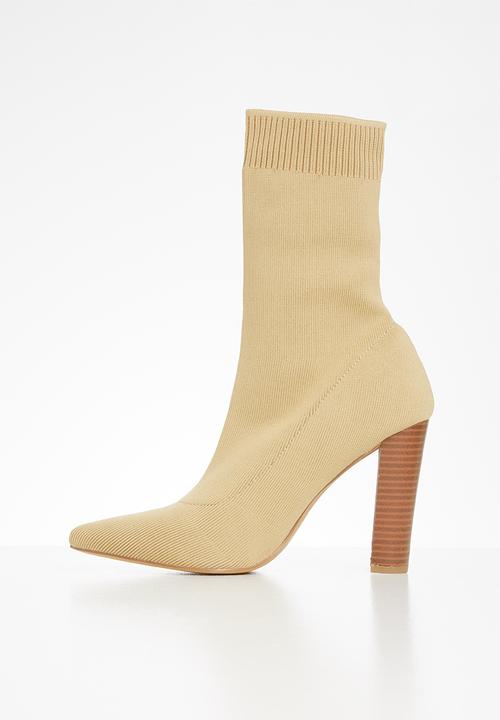 Missguided - Stacked heel knitted pointed toe ankle boot - beige