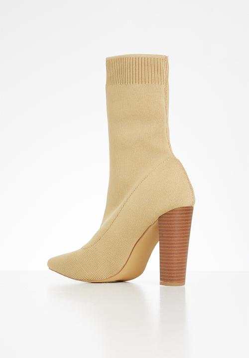 Missguided - Stacked heel knitted pointed toe ankle boot - beige