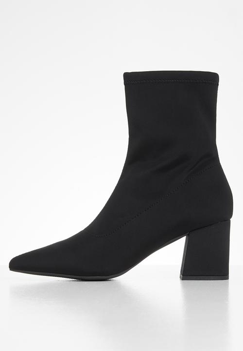 Missguided - Pointed toe mid heel sock boot lycra - black