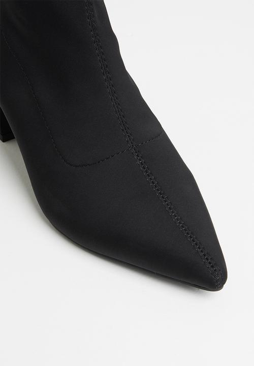 Missguided - Pointed toe mid heel sock boot lycra - black