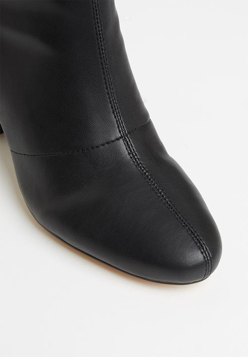 Missguided - Faux leather block heel sock boots - black