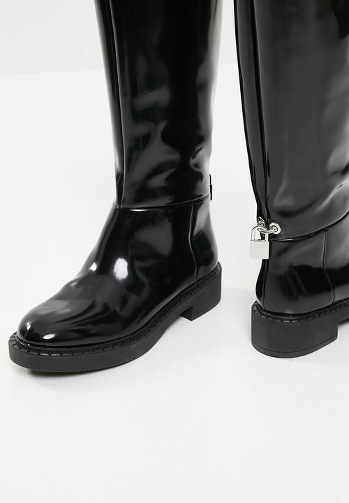 Public Desire - Alias lock detail riding boot - black