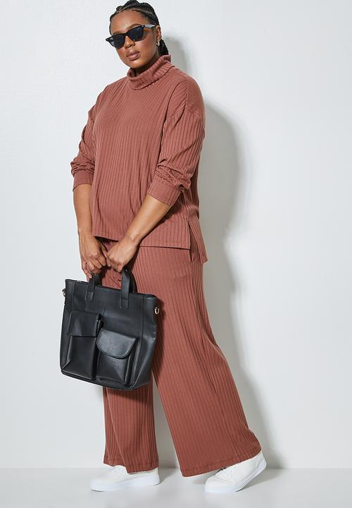 Superbalist - Roll neck soft touch top - dark pink