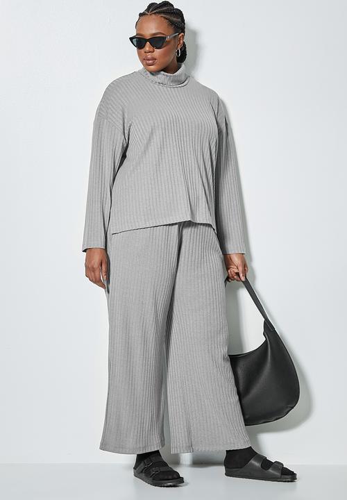 Superbalist - Roll neck soft touch top - grey