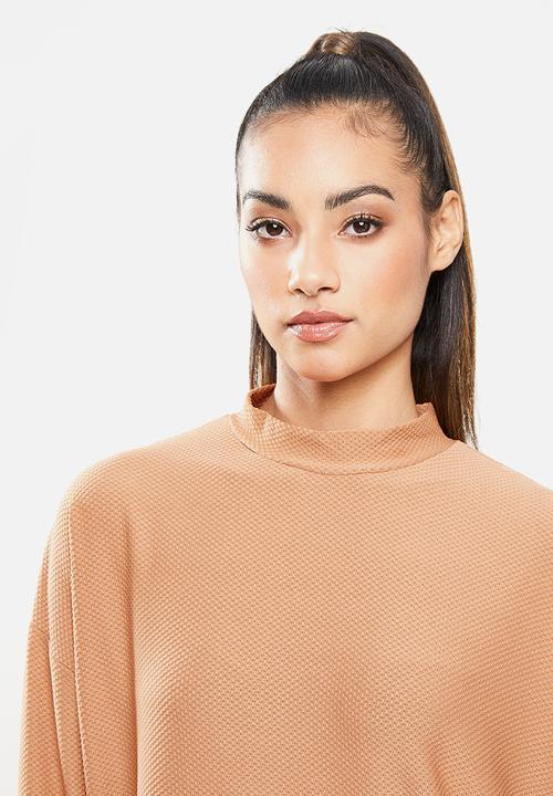 Missguided - Petite spot high neck long sleeve T-shirt dress - camel