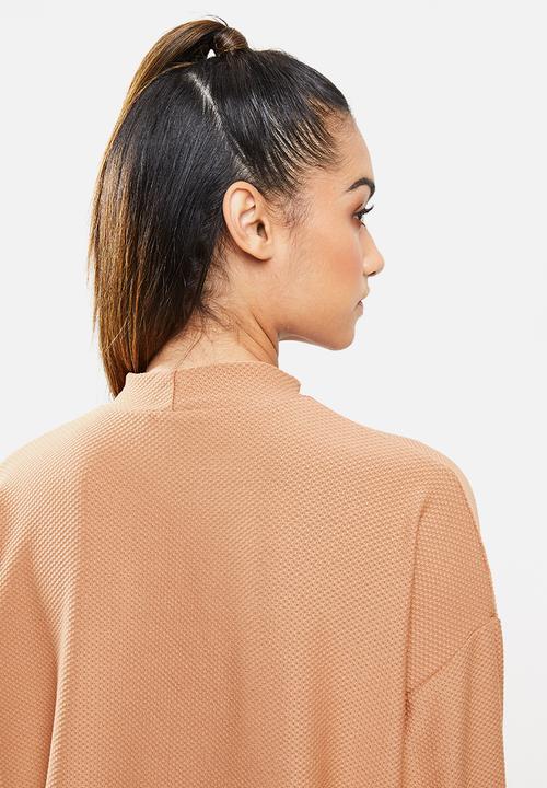 Missguided - Petite spot high neck long sleeve T-shirt dress - camel
