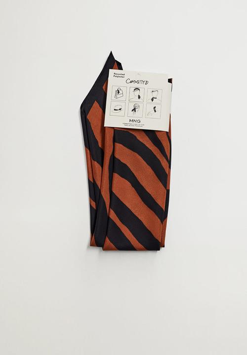 MANGO - Tiger neck scarf / black