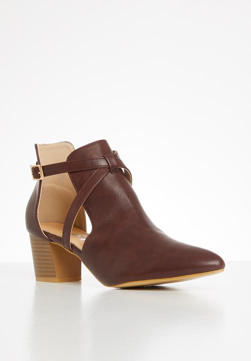 Jada - Side cut out ankle boot - burgundy