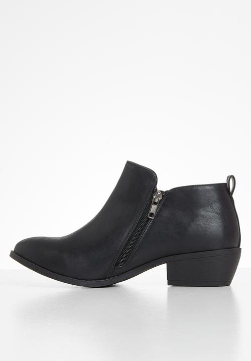 Jada - Western side zip ankle boot - black
