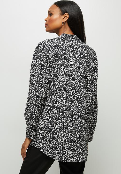 edit - Mandarin printed longline shirt - black & white