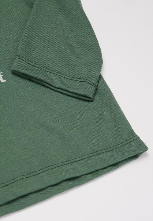 Sticky Fudge - Rebel tee - green