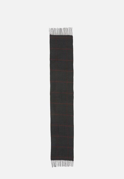 Superbalist - Knitted fringed scarf - black