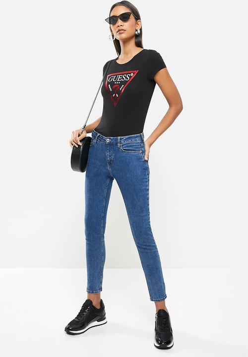 GUESS - Short sleeve core triangle tee - black