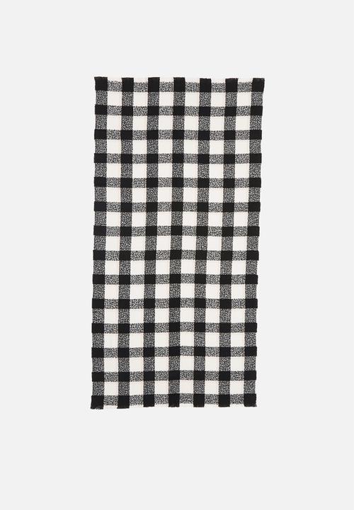 Rubi - Brady blanket scarf - black and white bec check