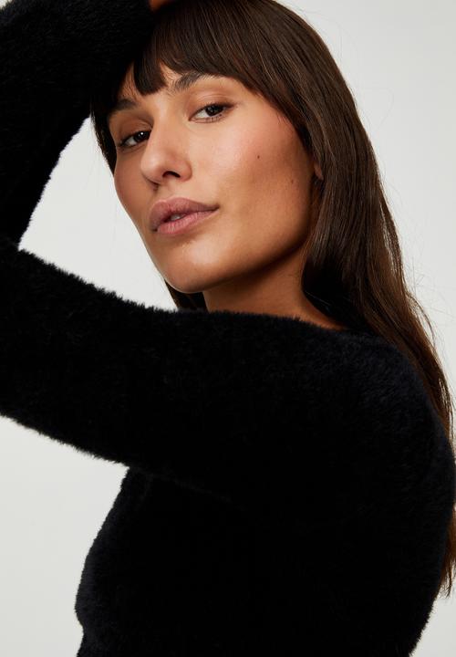 Cotton On - Super luxe fluffy crop pullover - black