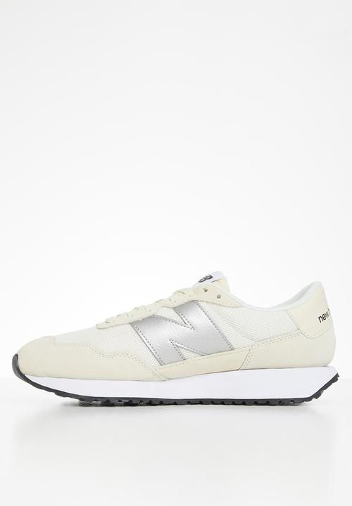 New Balance  - 237 - sea salt (108)