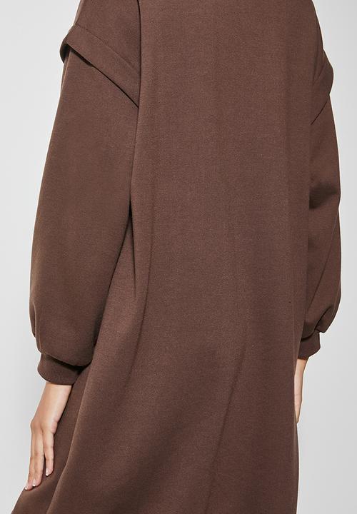 Superbalist - Dropped shoulder oversize sweat dress - brown