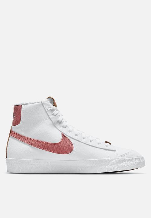 Nike - Blazer mid '77 se - white/light sienna-white