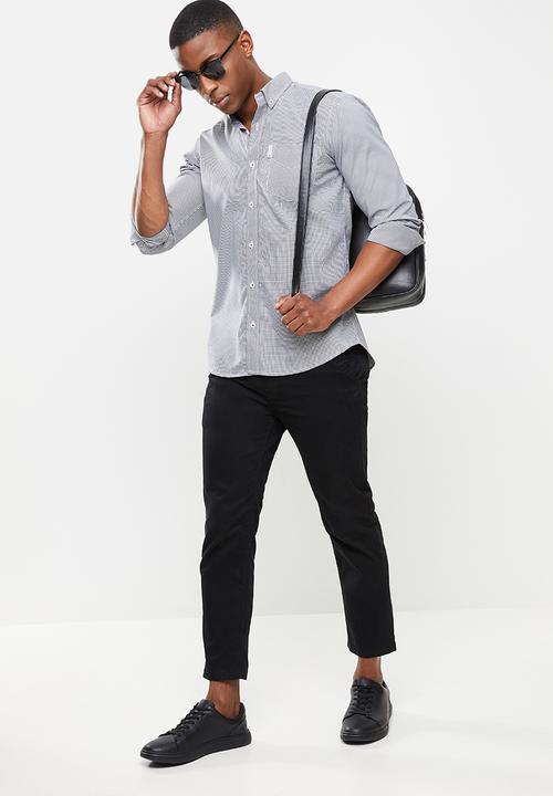 Ben Sherman - Small ging shirt - black