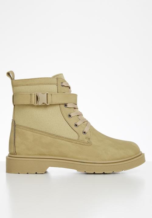 Seduction - Buckle lace up hiking boot - camel