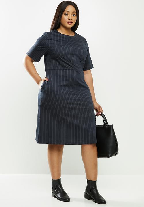 AMANDA LAIRD CHERRY - Plus mhlali dress -  navy & white 