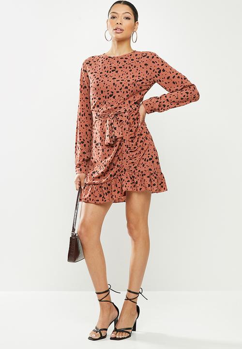Missguided - Ruched side tea dress dalmatian - rust & black 