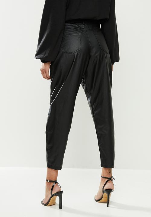 Missguided - Coated denim carrot jean - black