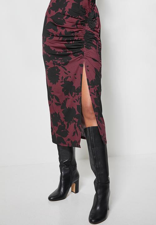 VELVET - Drawstring side ruching knit dress - black & burgundy 