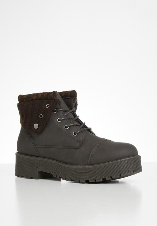 Seduction - Knit panel hiking boot - brown