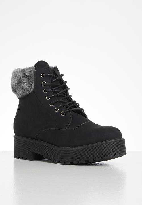 Seduction - Faux fur hiking boot - black