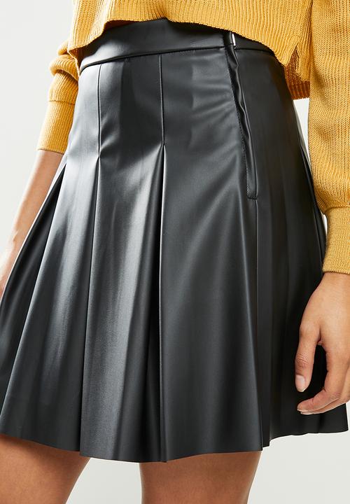 Blake - Pleated pu tennis skirt - black